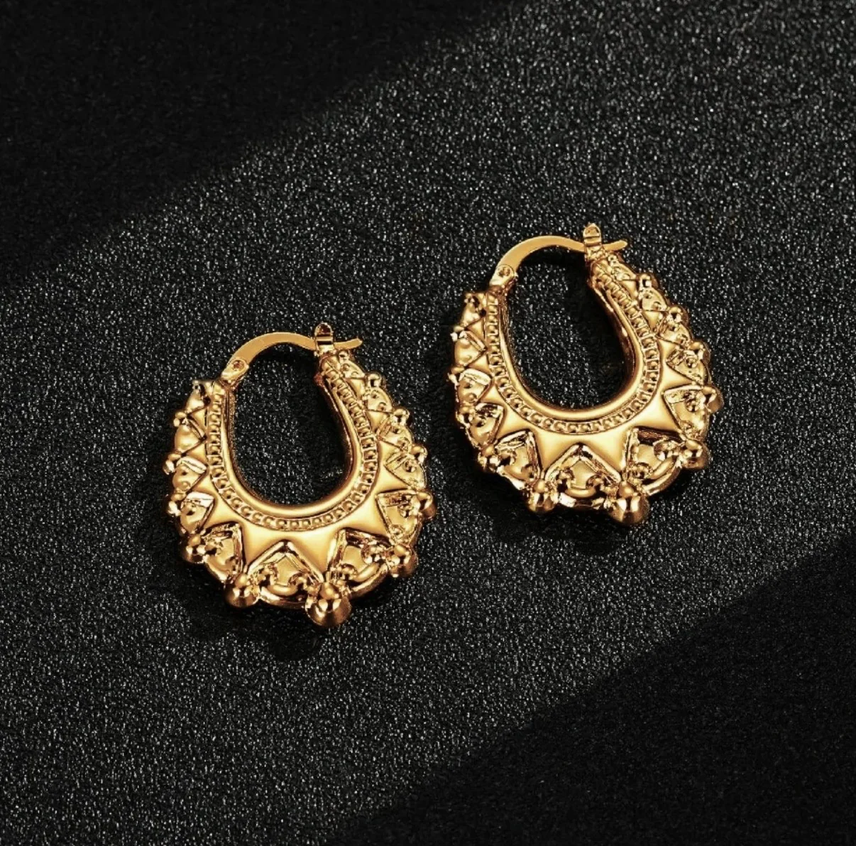 SMALL 20MM OVAL GYPSY CREOLE EARRINGS - Image 3